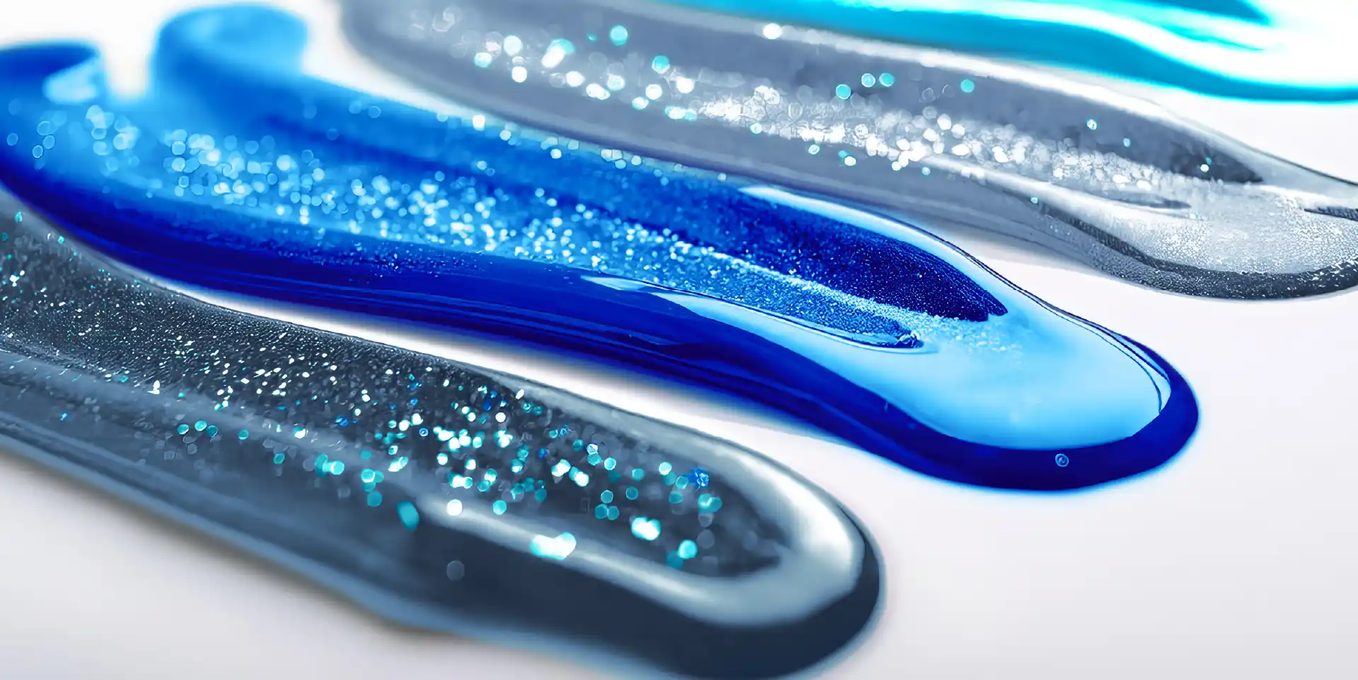 A stunning range of pool colors: Aquaguard®X Color System